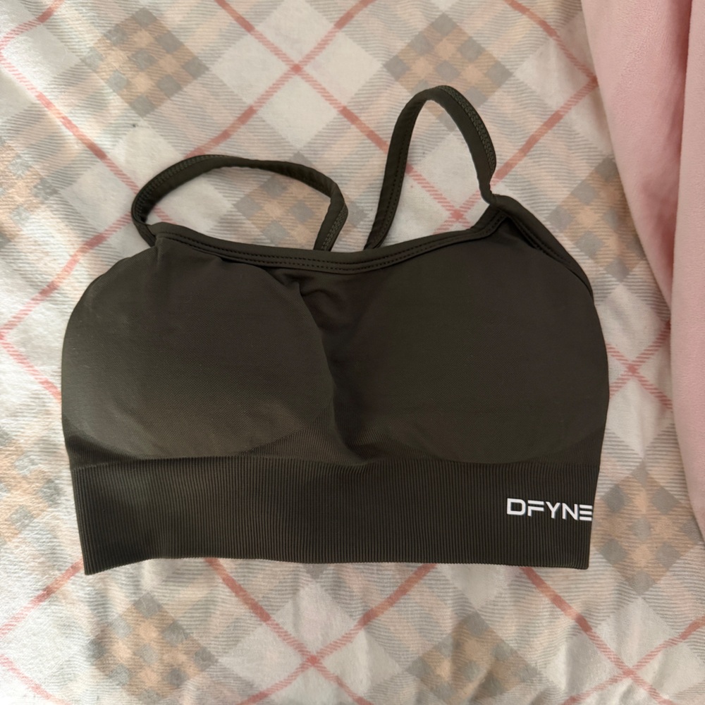 DFYNE dynamic sports bra